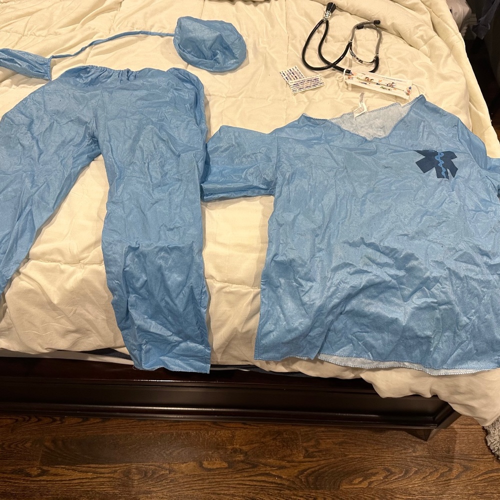 Kid's Doctor scrubs costume